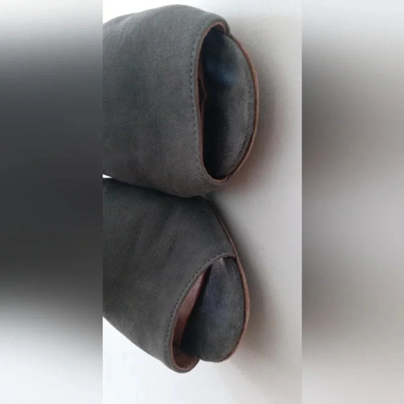 See By Chloé Grey Suede and Patent Leather Caged Sandals - Picture 7 of 7